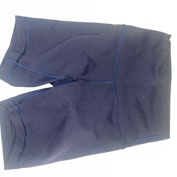 Lululemon short - Picture 4 of 4